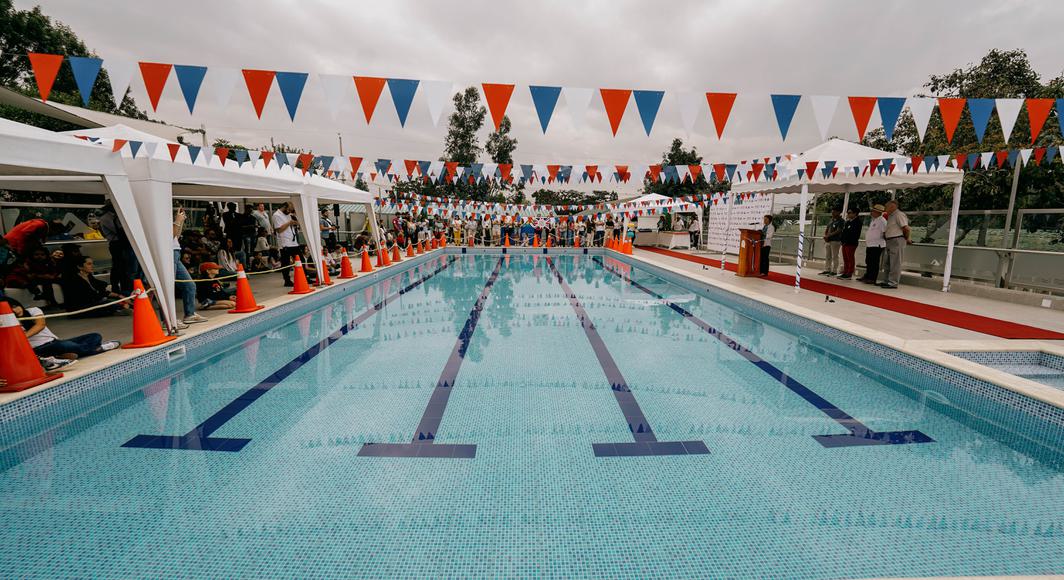 amazing pool in the inaguration